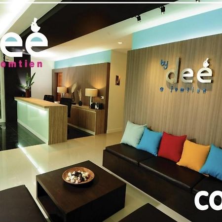 By Dee @Jomtien Hotell Pattaya Exteriör bild