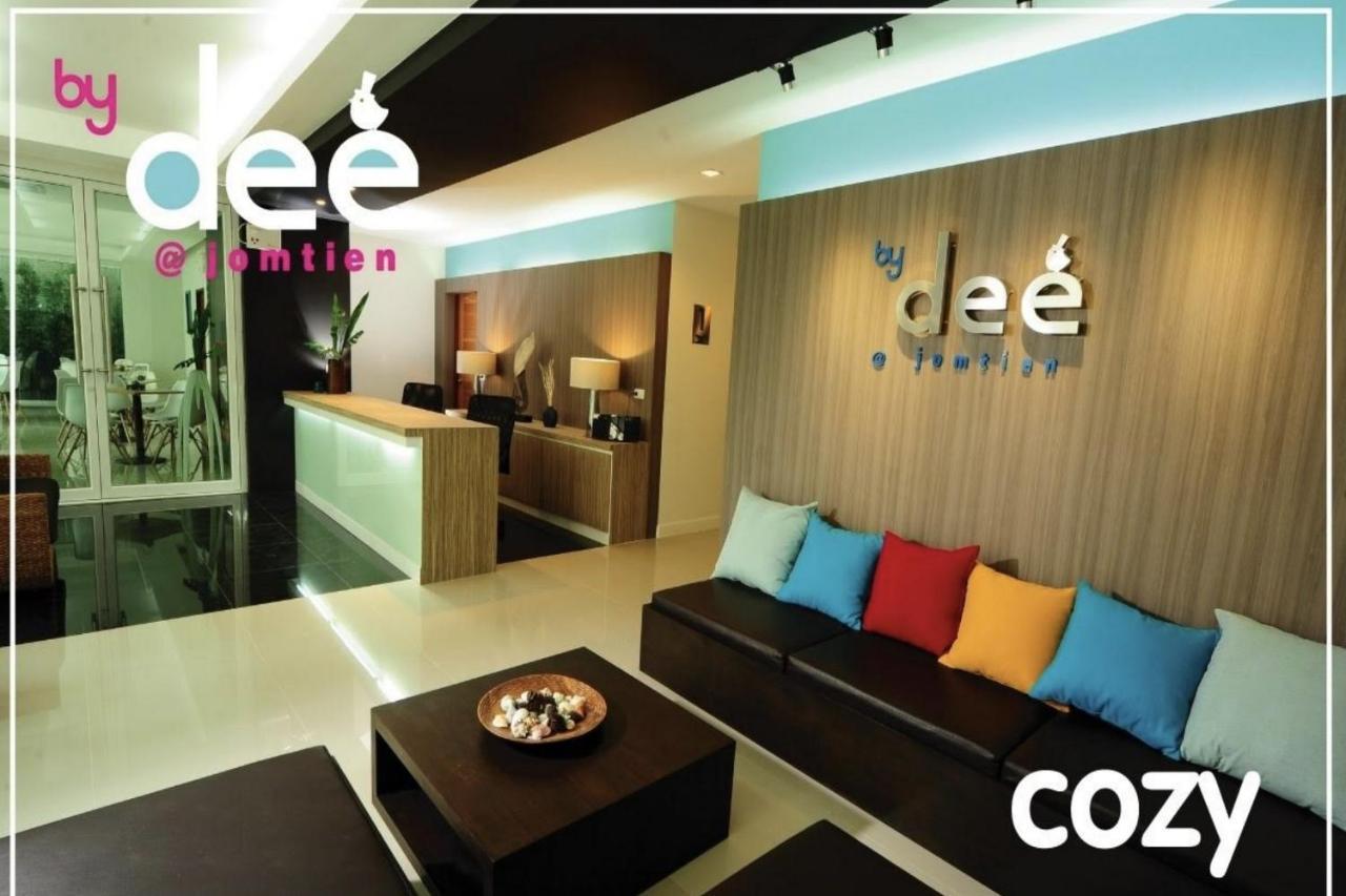 By Dee @Jomtien Hotell Pattaya Exteriör bild