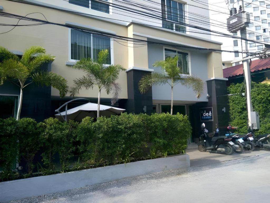 By Dee @Jomtien Hotell Pattaya Exteriör bild