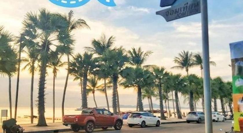 By Dee @Jomtien Hotell Pattaya Exteriör bild